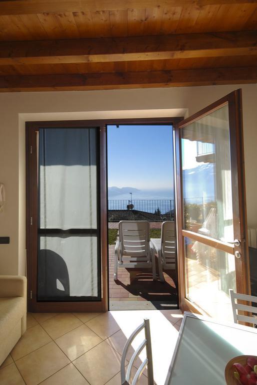Residence Mirena - Rebomaholidays Tignale Buitenkant foto