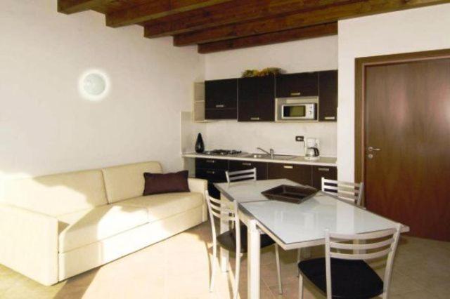 Residence Mirena - Rebomaholidays Tignale Buitenkant foto