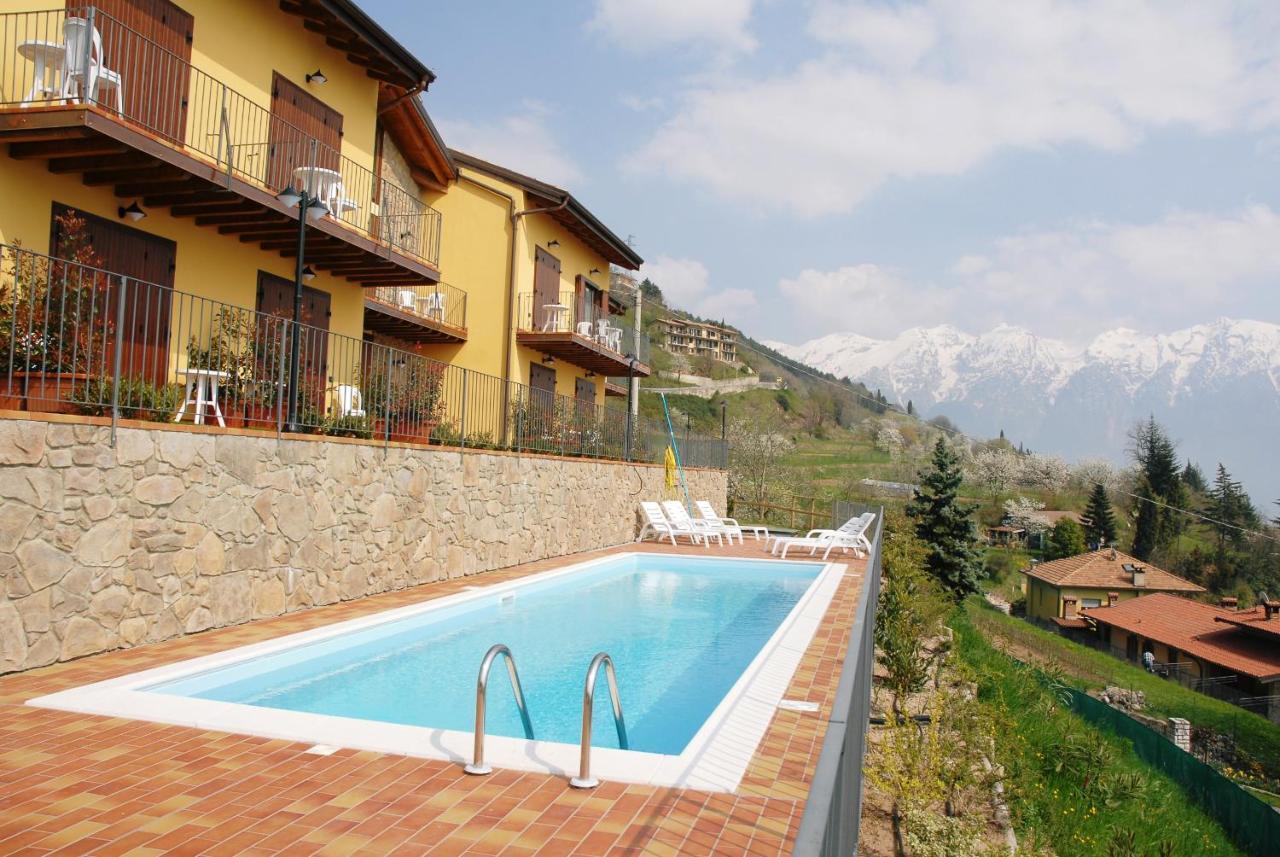 Residence Mirena - Rebomaholidays Tignale Buitenkant foto
